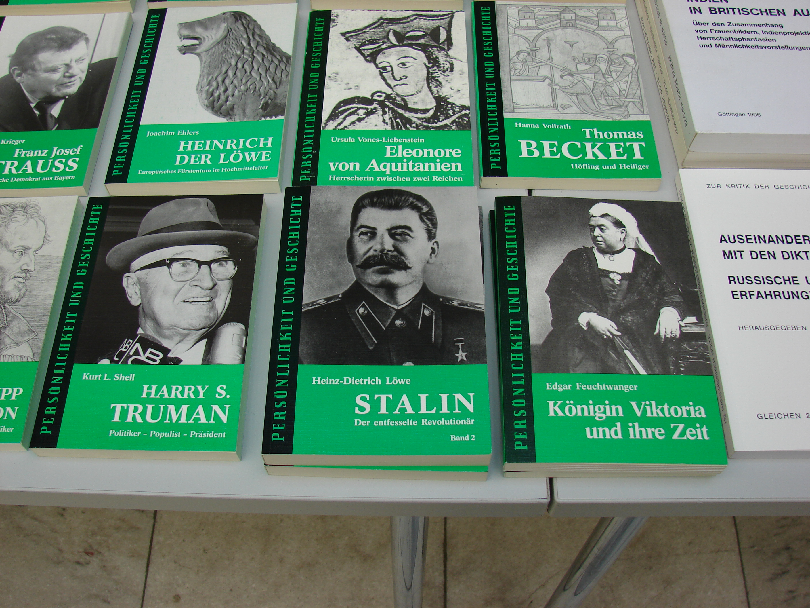 uniww011.JPG