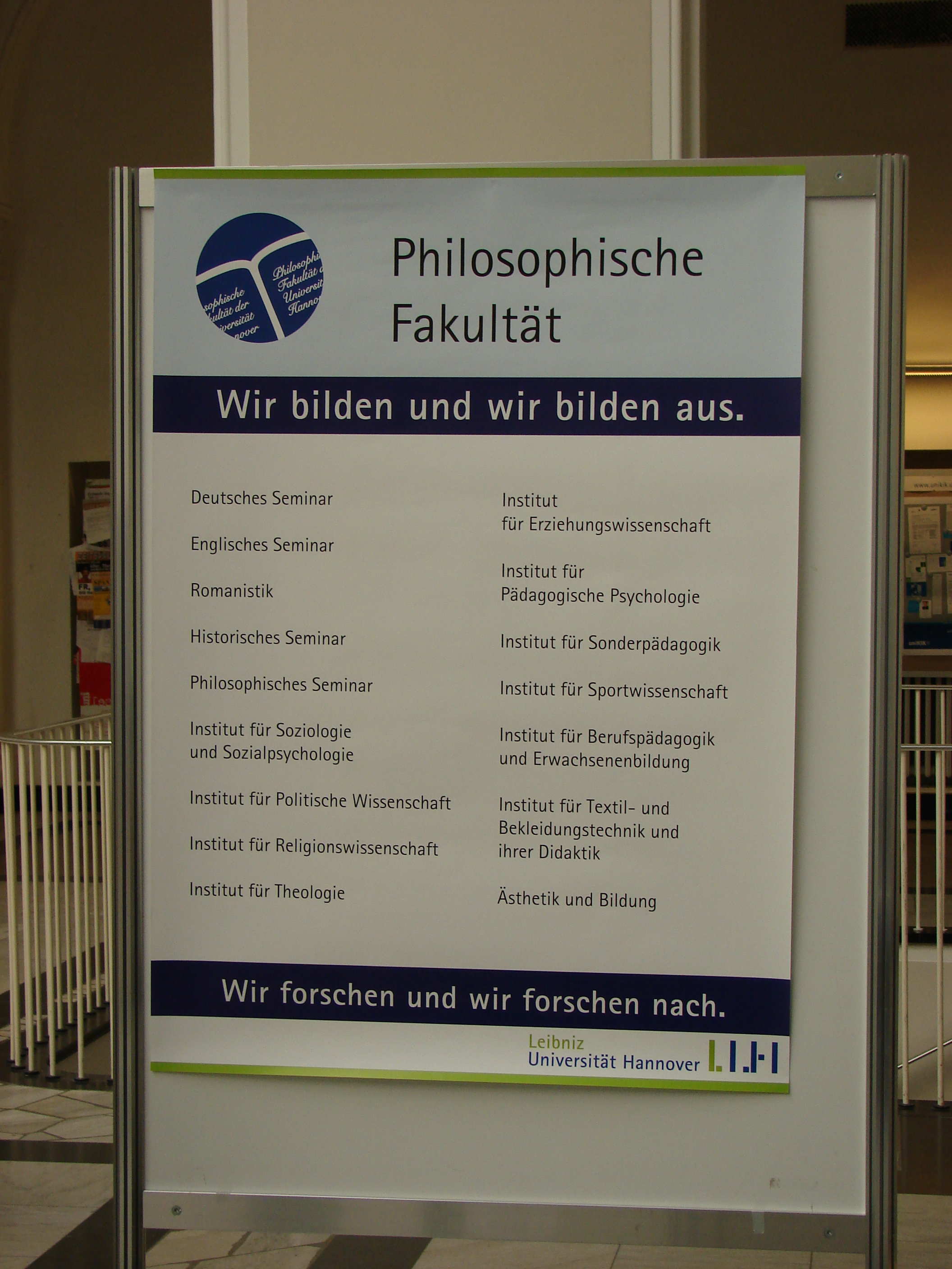 uniww012.JPG