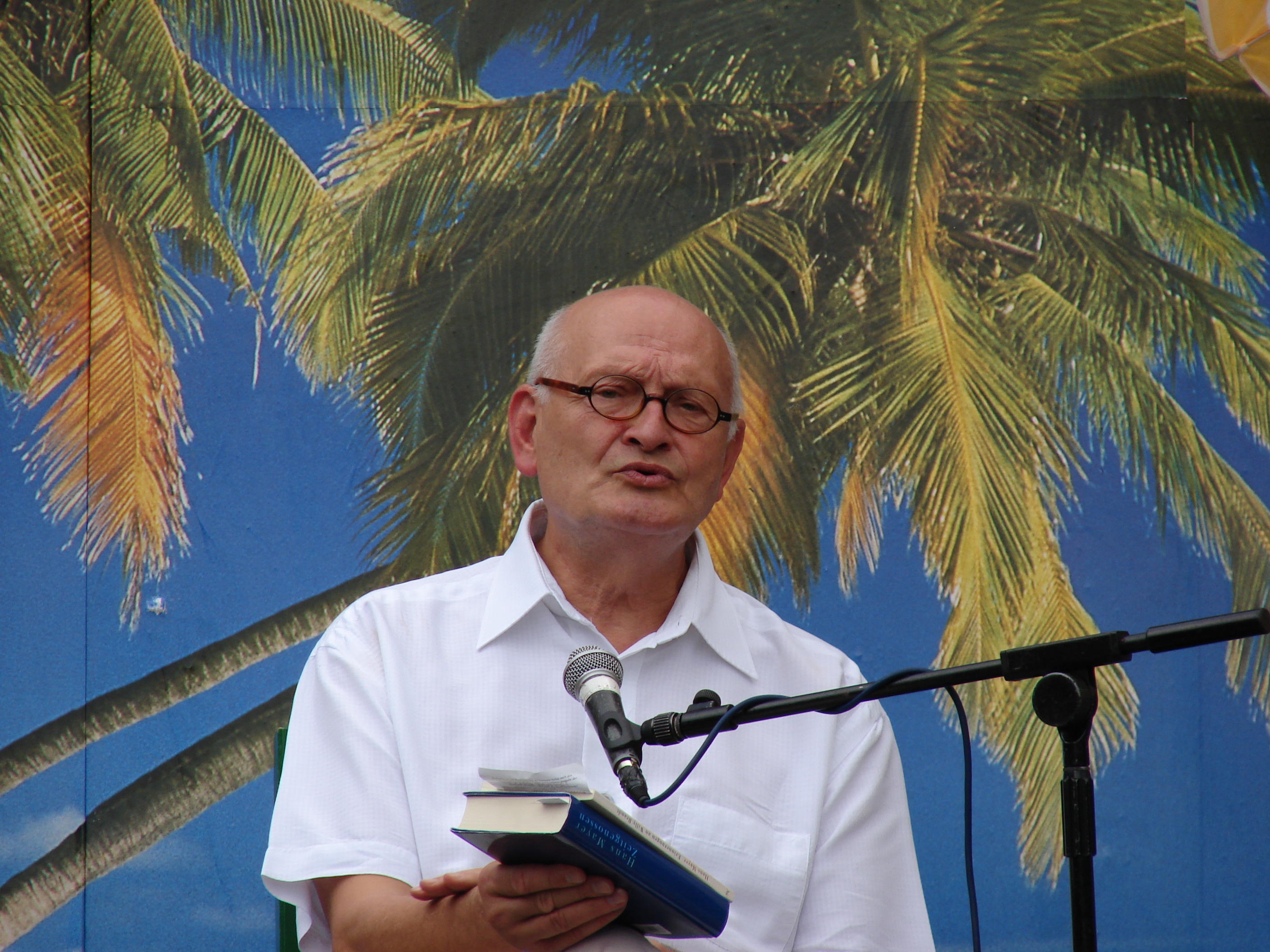 uniww080.JPG